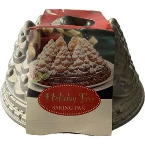 NEW Nordic Ware 10 Cup Pine Forest Bundt® Pan Baking Train Set Festive Party